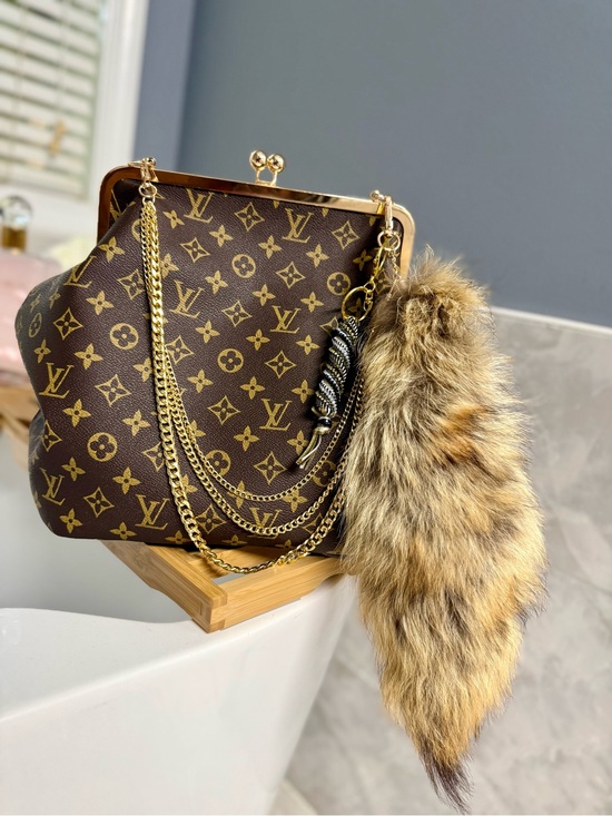 None Handbags - OVERSIZED PURSE CHAIN & FOX TAIL CHARM